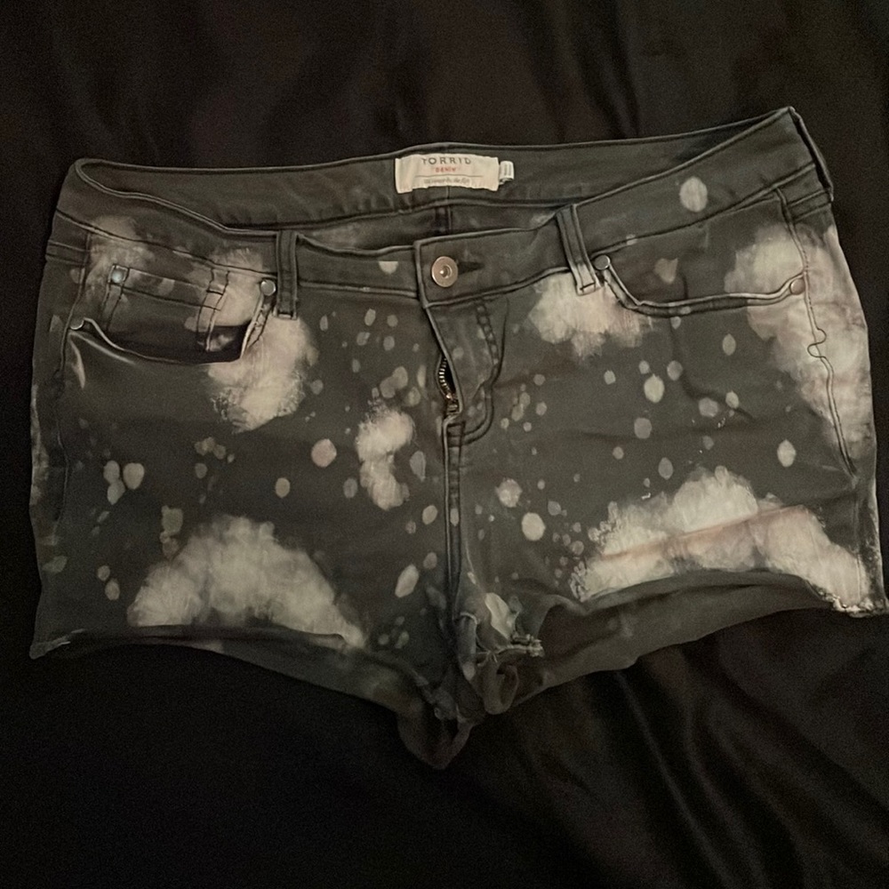 size 16 torrid shorts